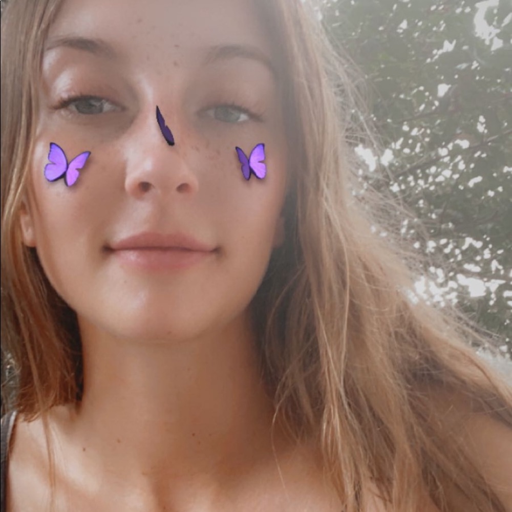 Meet your Posher, Madelaine